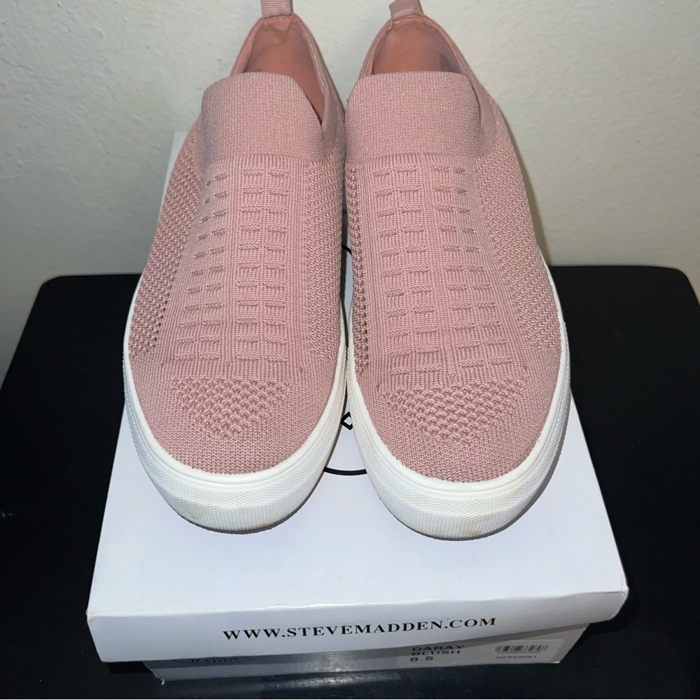 Steve Madden Slip-On Daray Sneakers